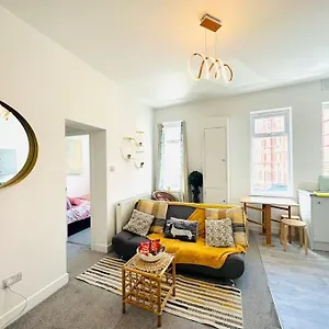  Apartment 2 Bedroom With Seaside Views